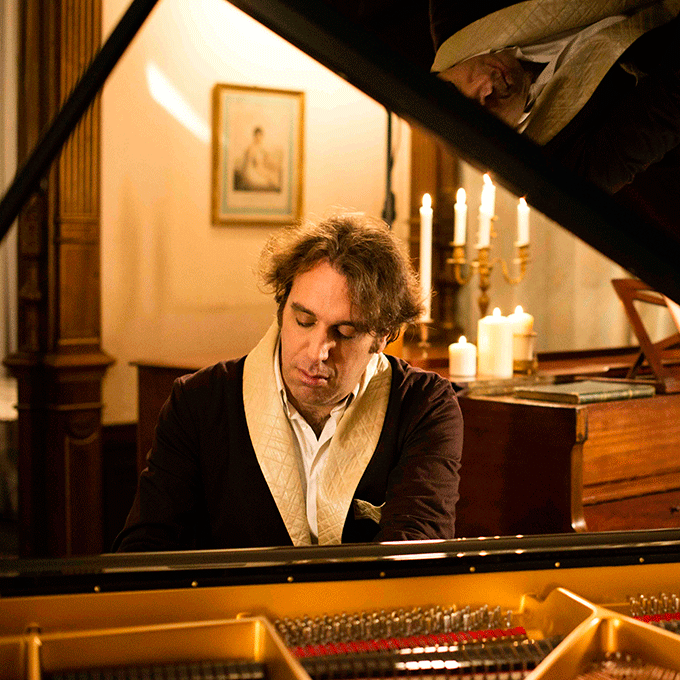 Chilly Gonzales nous fait rire avec son nouveau clip